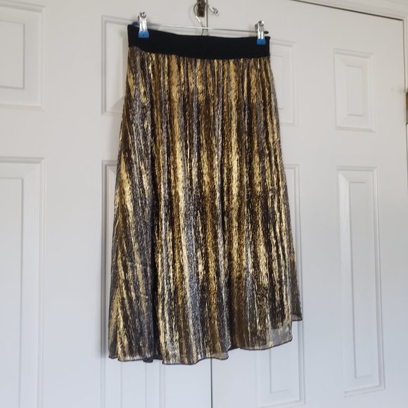 LuLaRoe Shimmery Gold Skirt - Size S - Metallic with Stretch - Picture 9 of 9